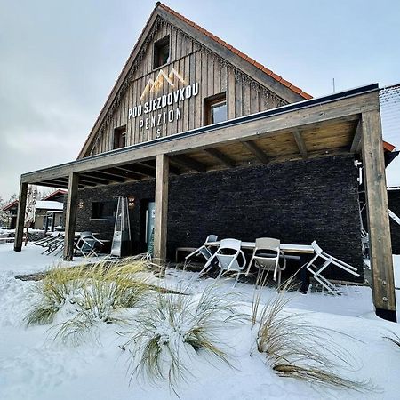 Penzion A Restaurace Pod Sjezdovkou Cenkovice Exterior foto